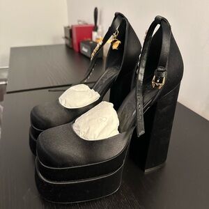VERSACE AEVITAS BLACK SATIN 8.5